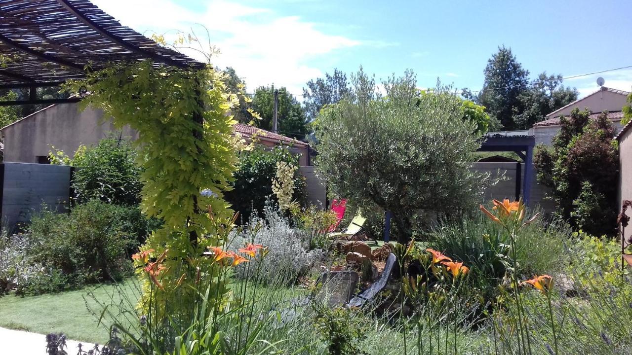 Eclats Du Sud Hebergements "Les Lavandes" Ou "Les Romarins" Meubles De Tourisme Classes 3 Etoiles Auriol Exterior photo