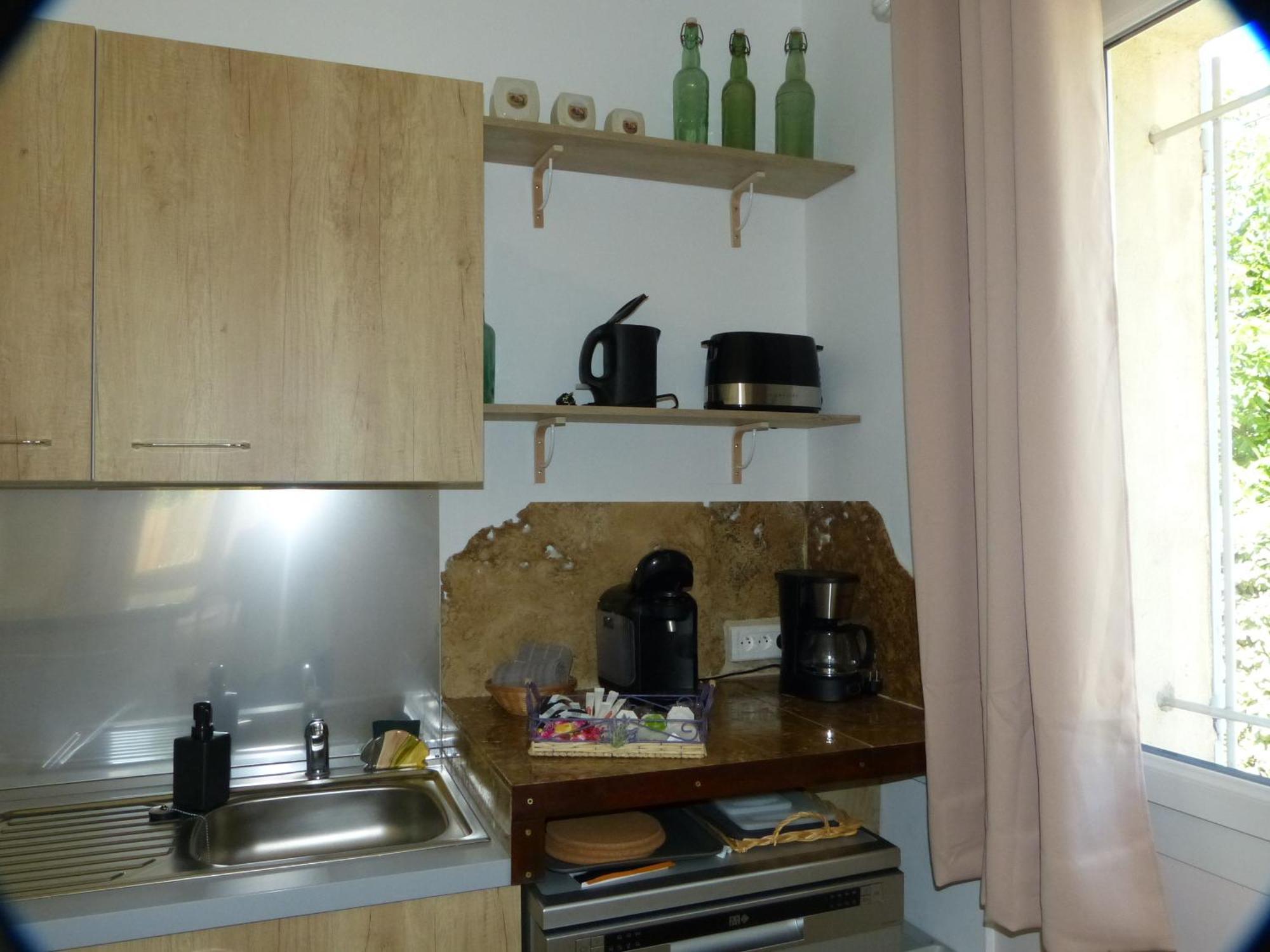 Eclats Du Sud Hebergements "Les Lavandes" Ou "Les Romarins" Meubles De Tourisme Classes 3 Etoiles Auriol Room photo