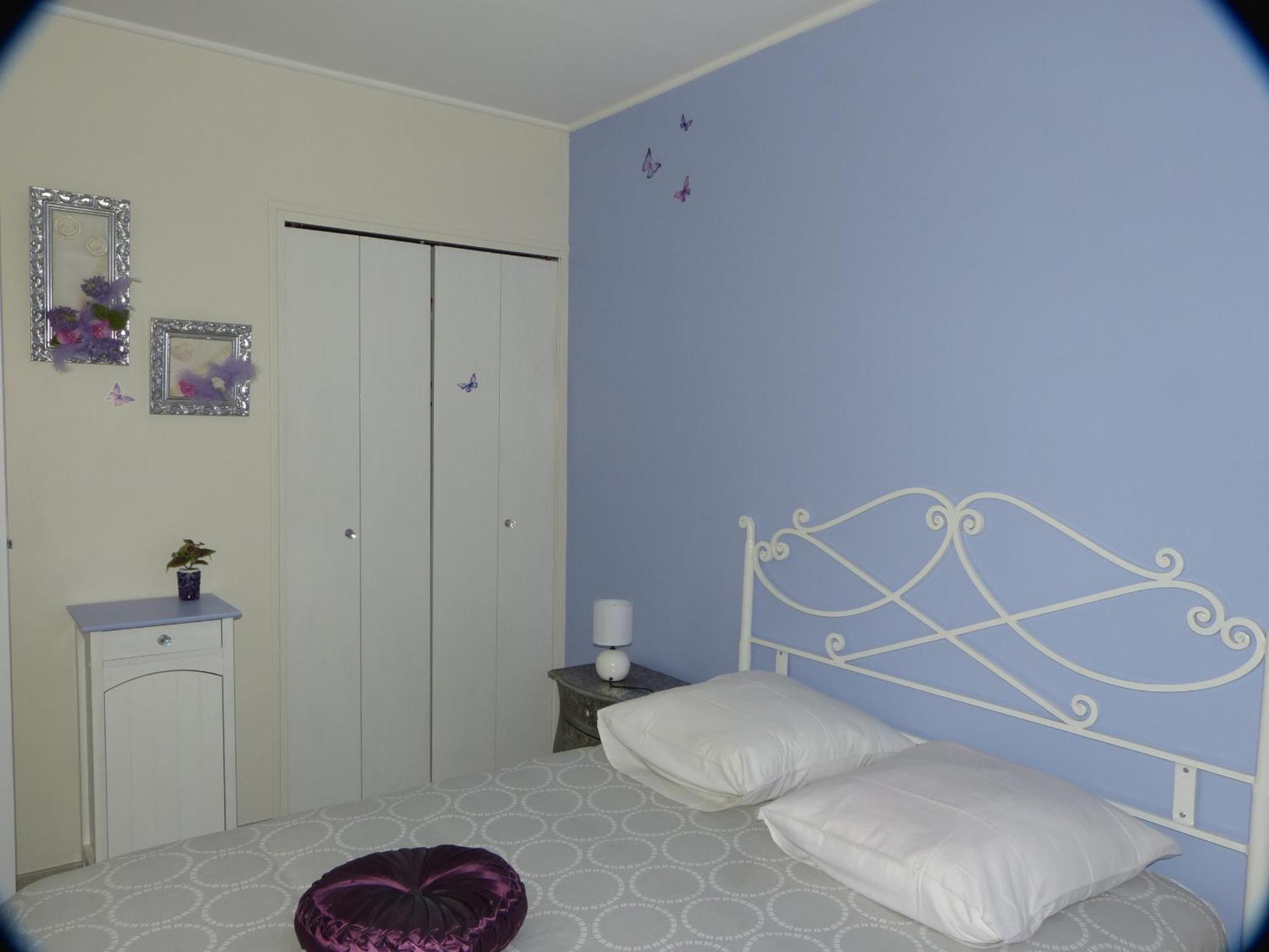 Eclats Du Sud Hebergements "Les Lavandes" Ou "Les Romarins" Meubles De Tourisme Classes 3 Etoiles Auriol Room photo