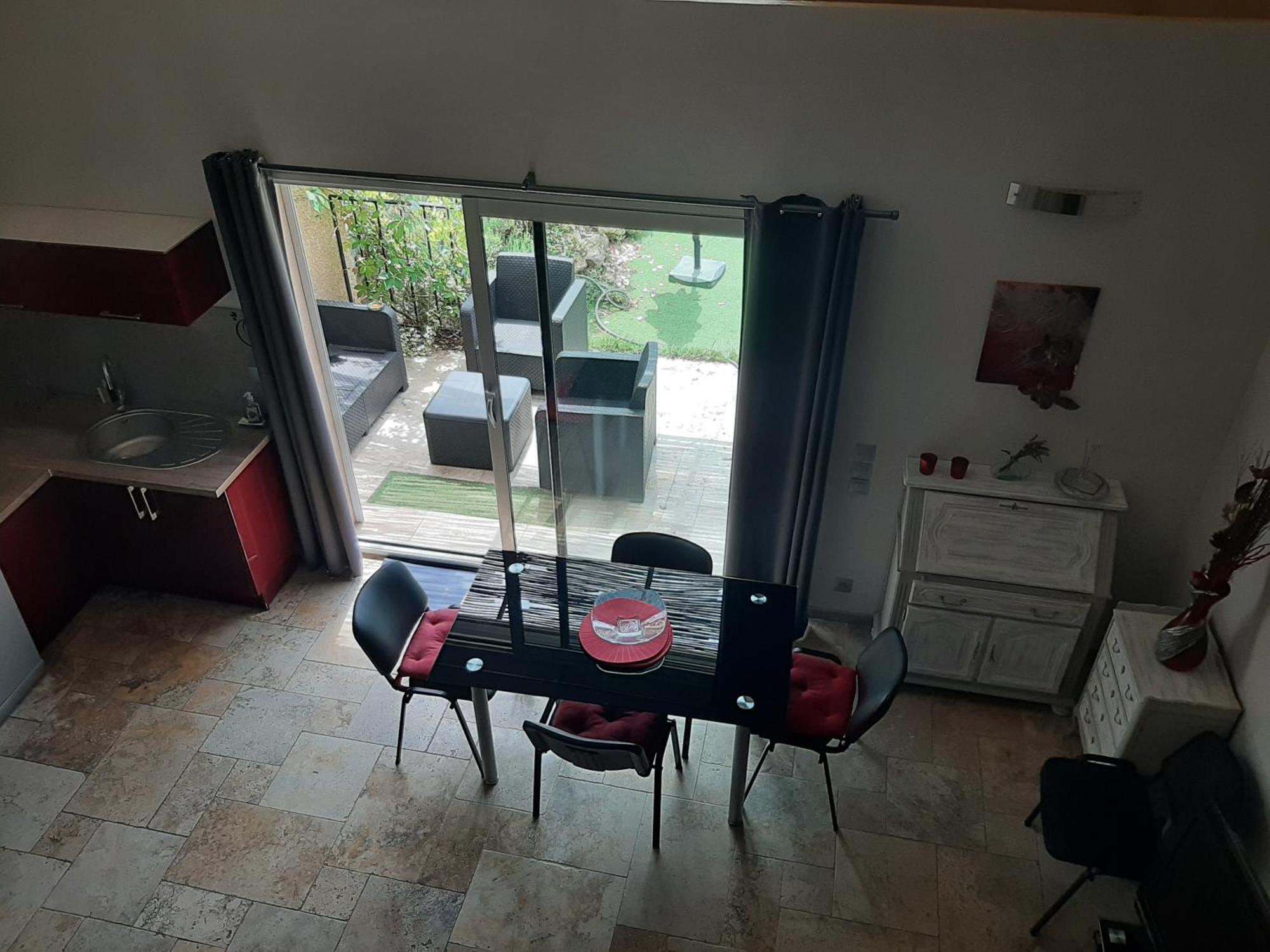 Eclats Du Sud Hebergements "Les Lavandes" Ou "Les Romarins" Meubles De Tourisme Classes 3 Etoiles Auriol Room photo