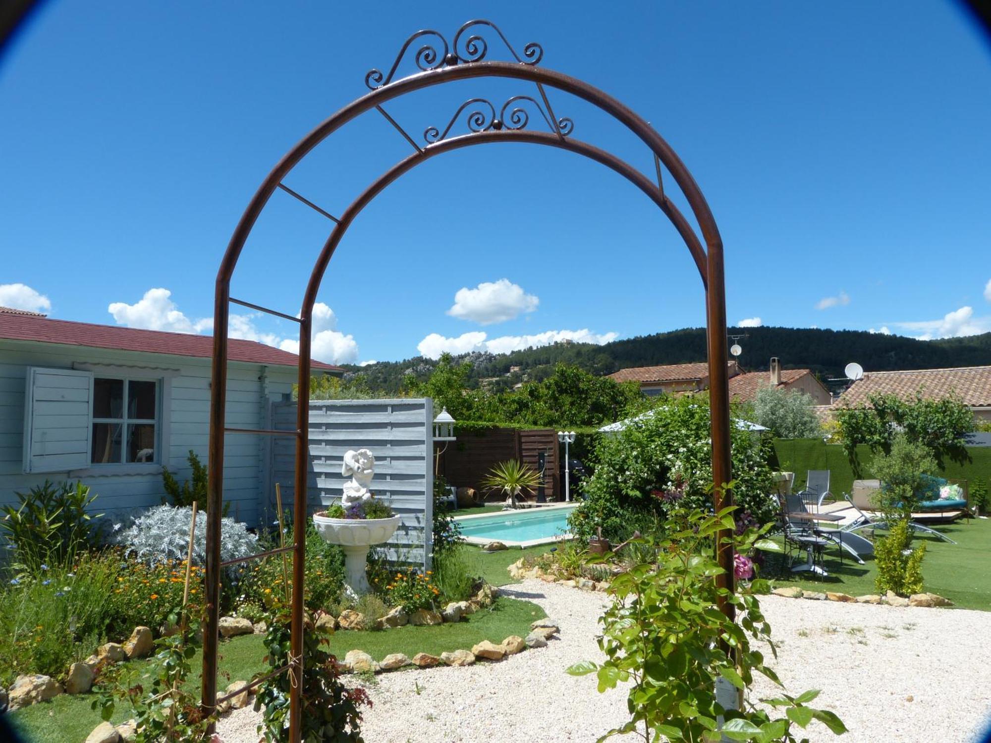Eclats Du Sud Hebergements "Les Lavandes" Ou "Les Romarins" Meubles De Tourisme Classes 3 Etoiles Auriol Room photo